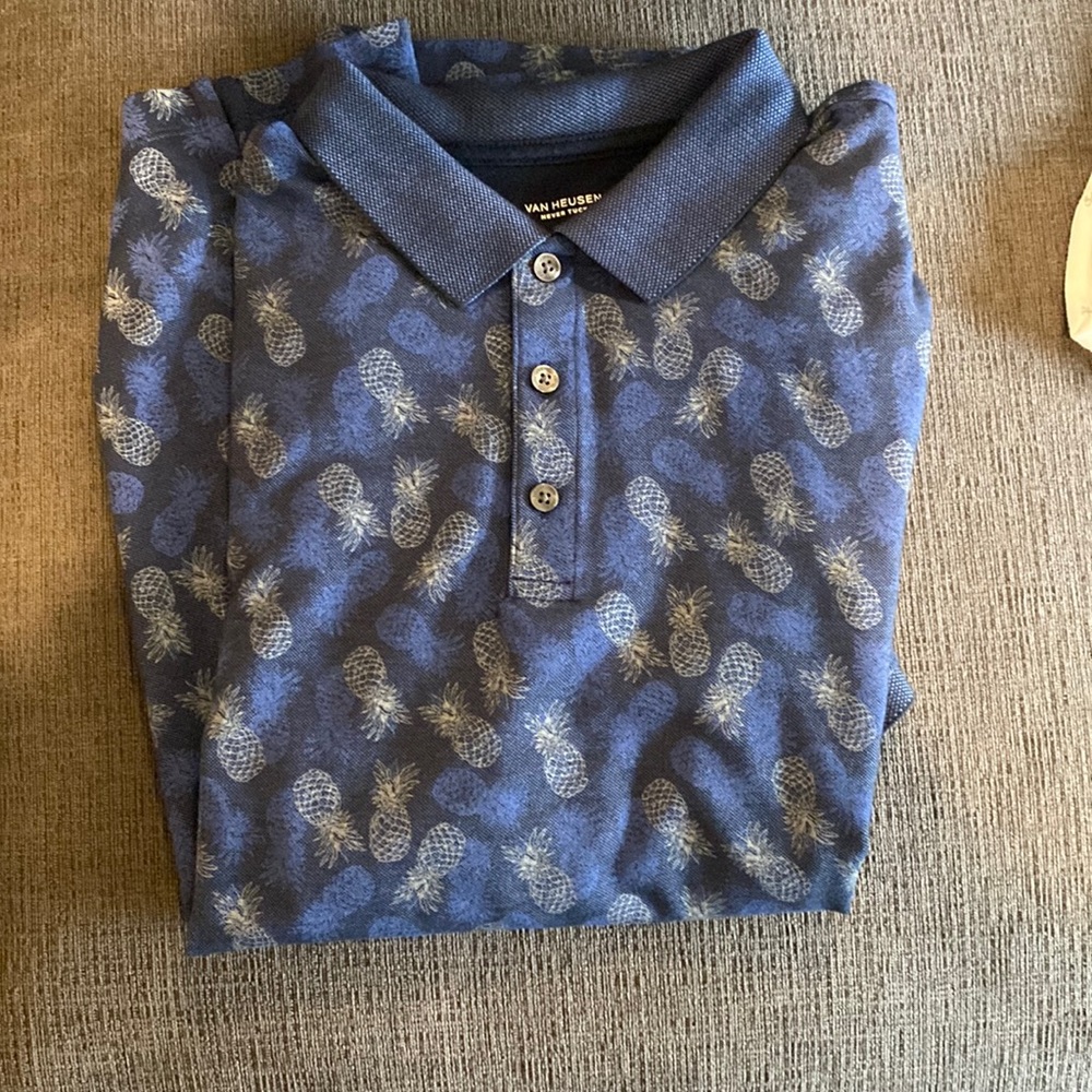 Men’s Van Heusen slim fit golf shirt size L